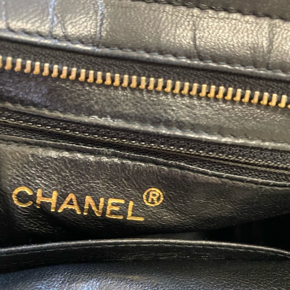 Authentic vintage Chanel lamp skin CC logo handbag - Picture 9 of 11